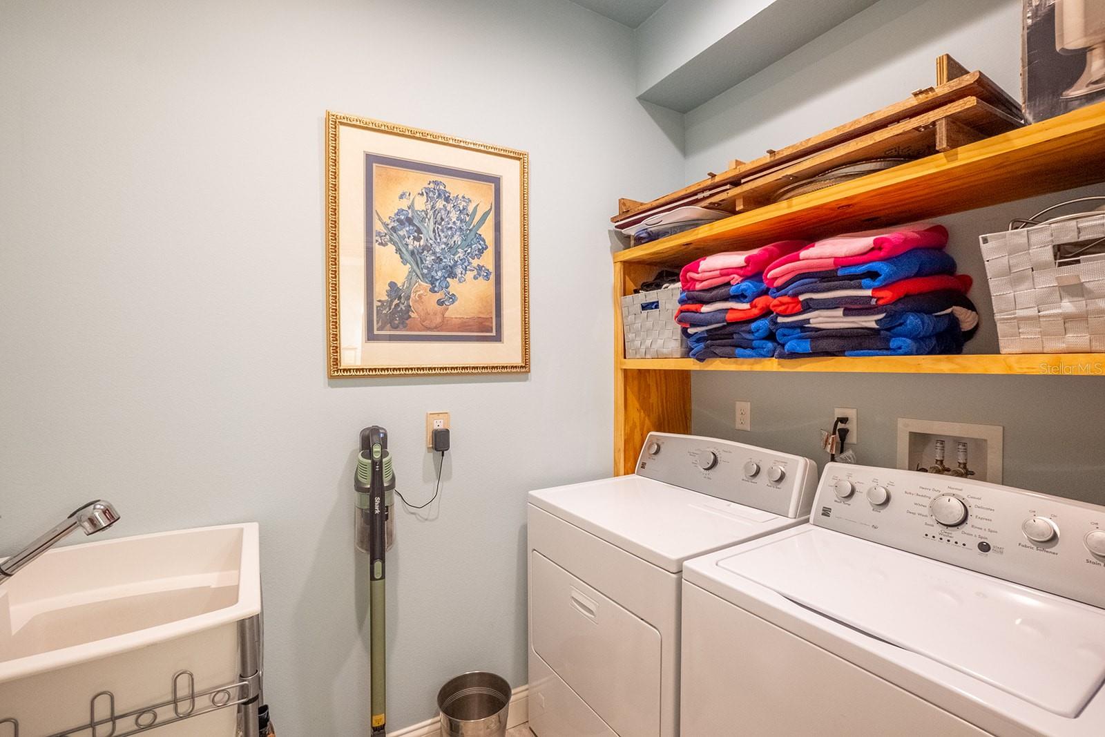 CEDAR ISLAND - Residential