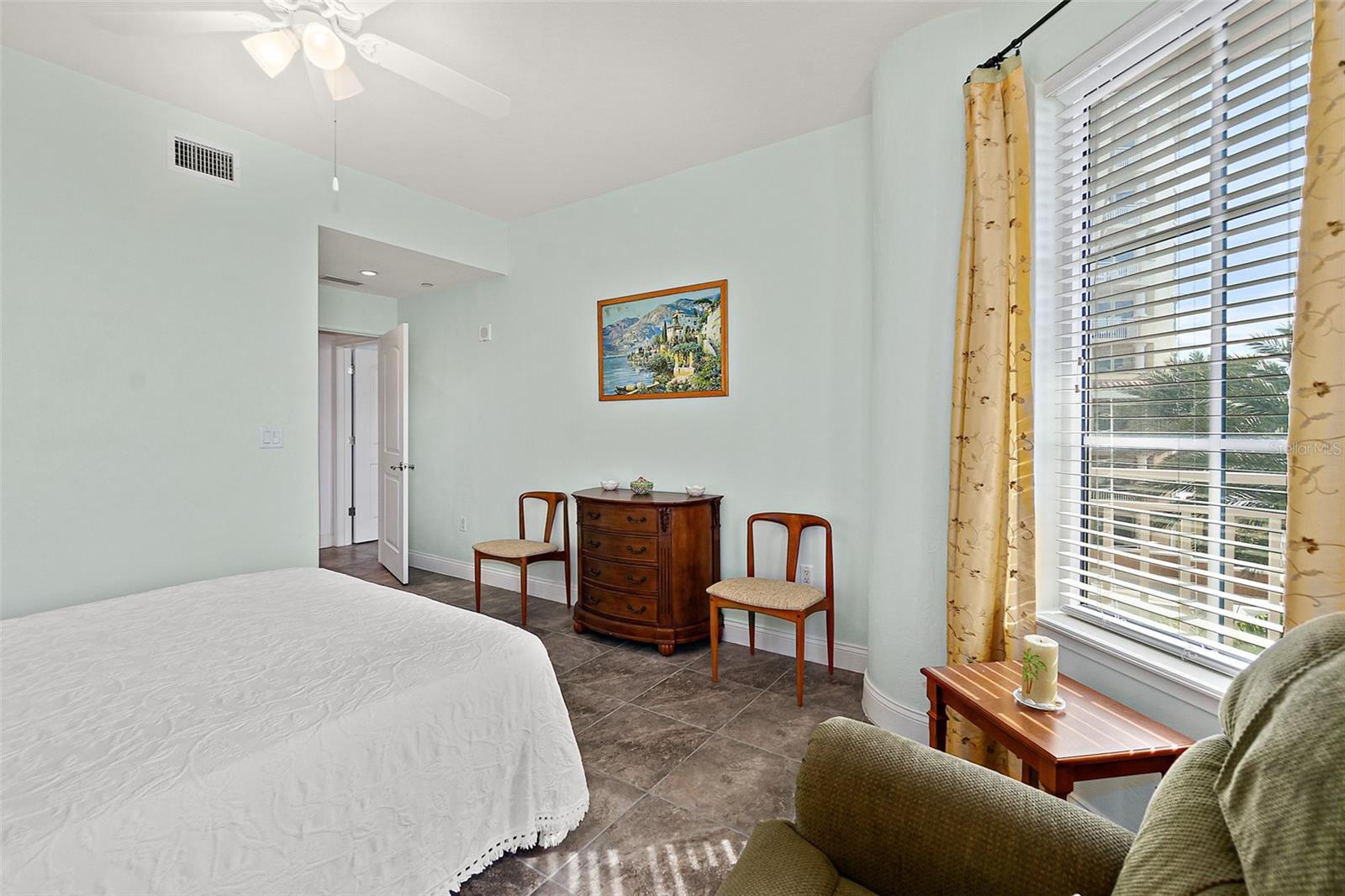 2515 S ATLANTIC AVENUE 401