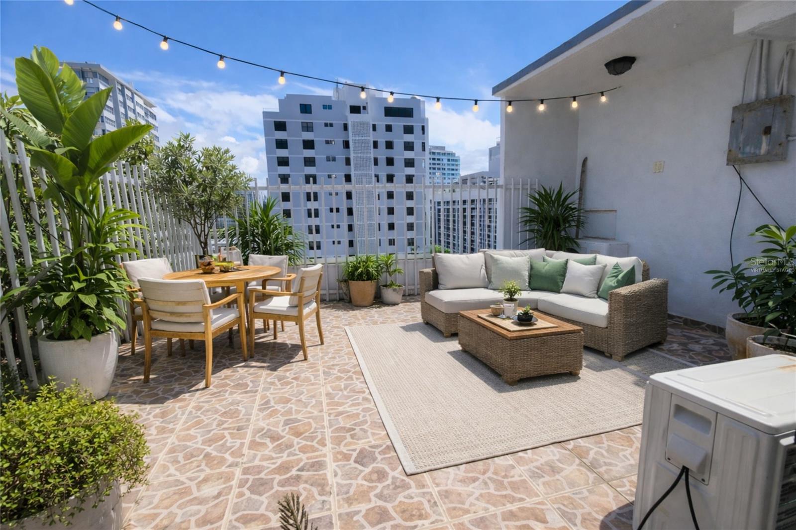 CONDADO SUITES - Residential