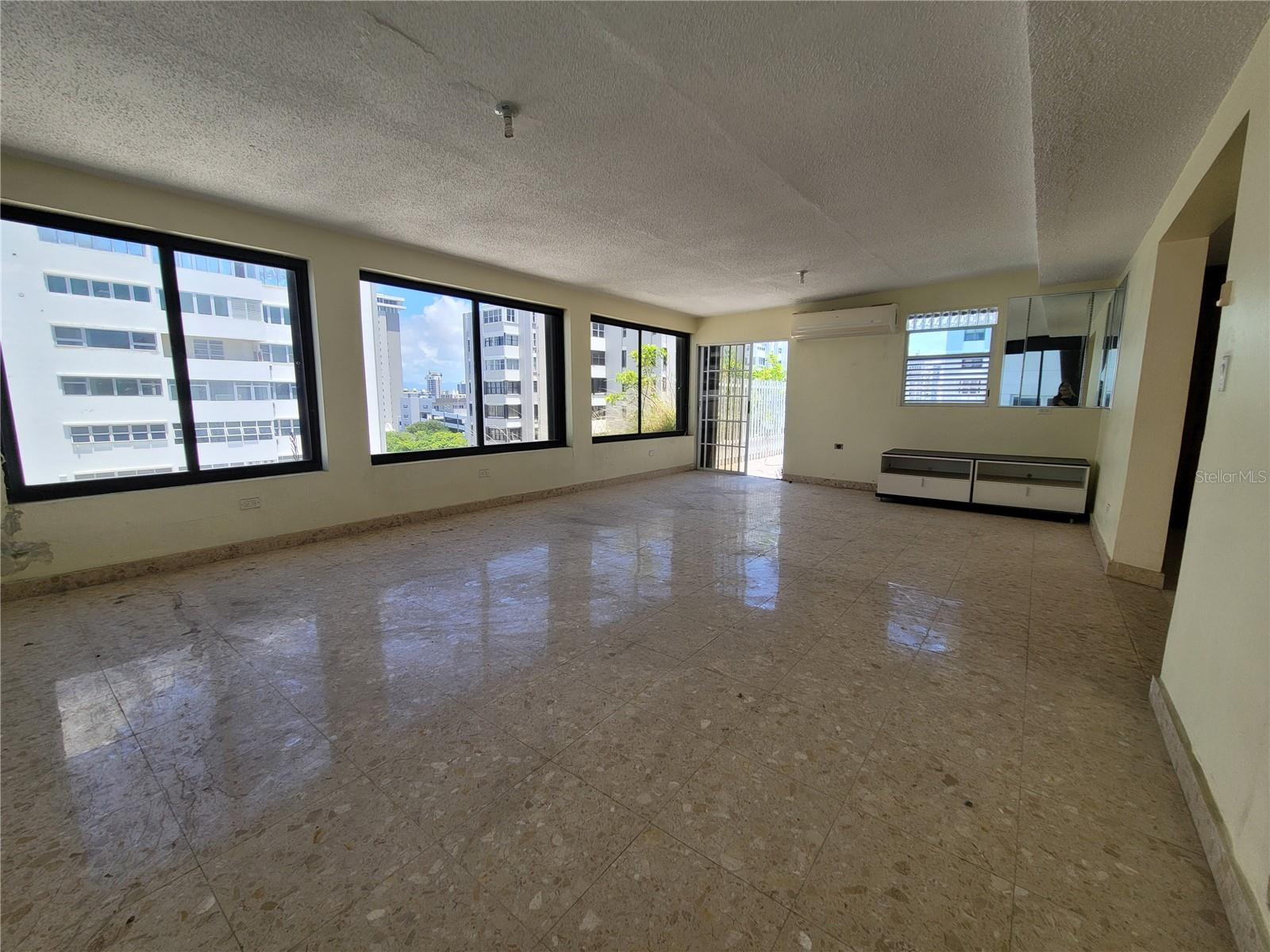 CONDADO SUITES - Residential