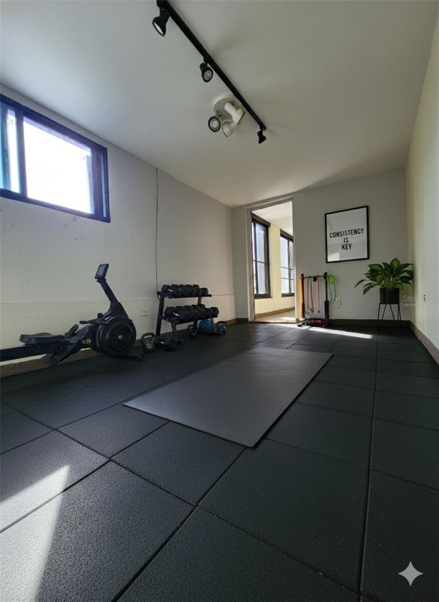 CONDADO SUITES - Residential