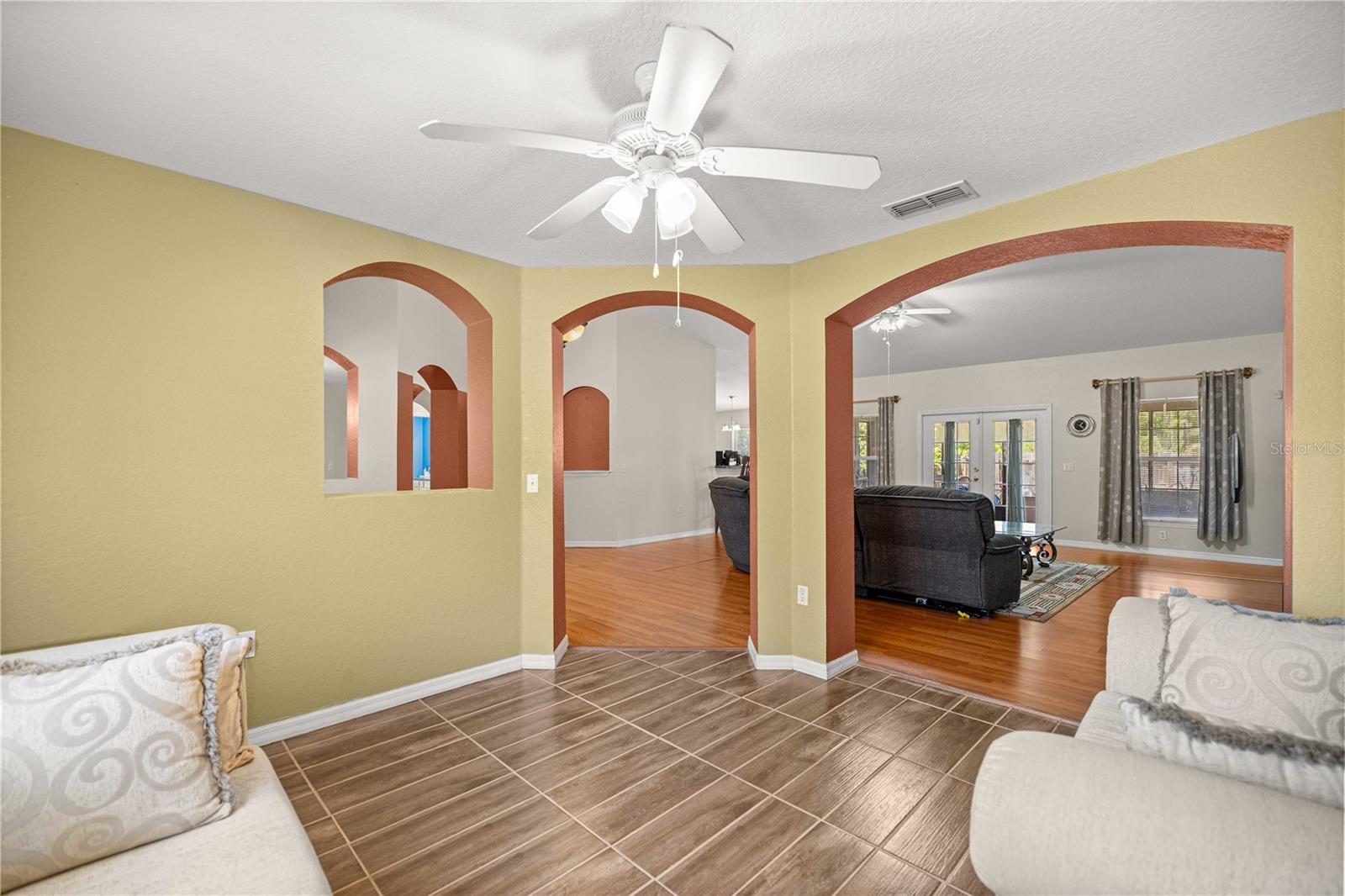 SILVER SPGS SHORES UN 08 - Residential