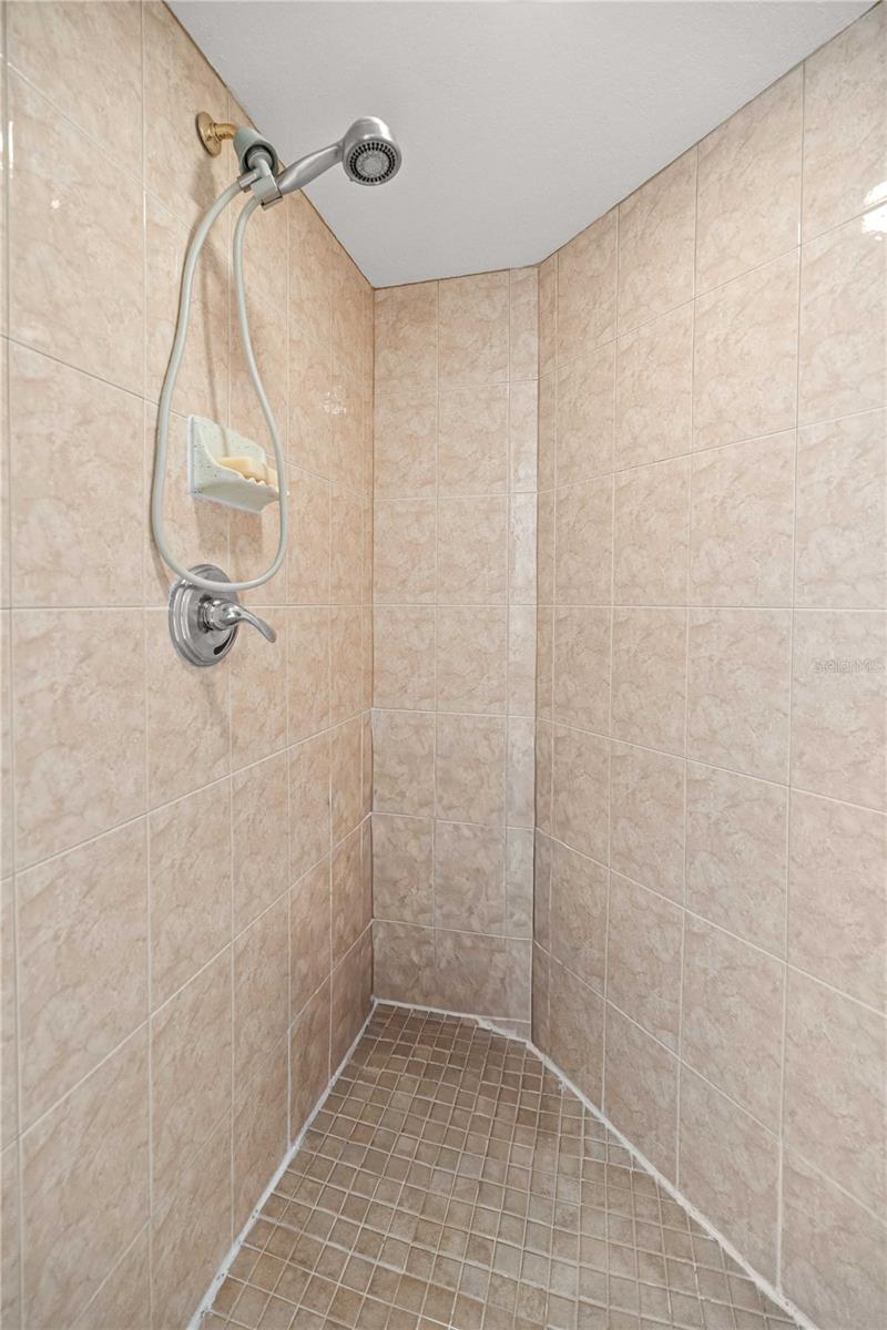 SILVER SPGS SHORES UN 08 - Residential