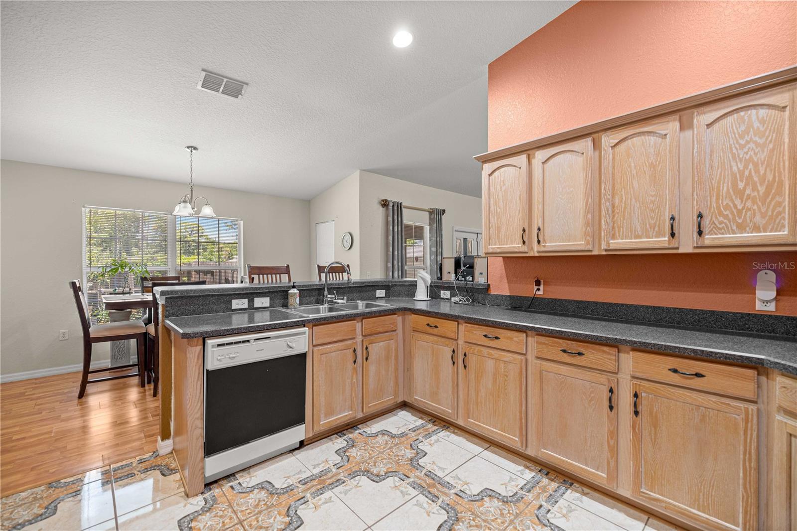 SILVER SPGS SHORES UN 08 - Residential