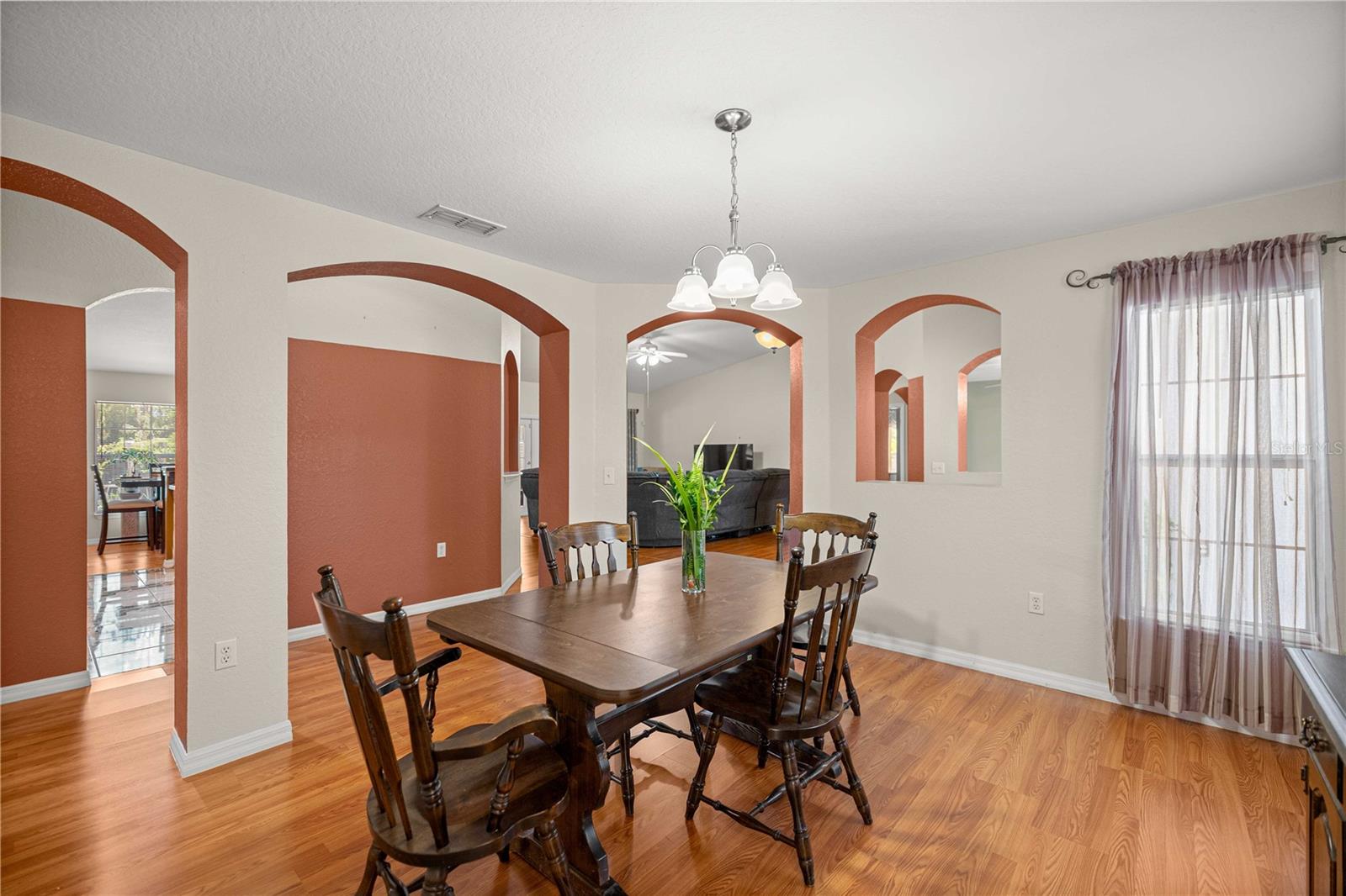 SILVER SPGS SHORES UN 08 - Residential