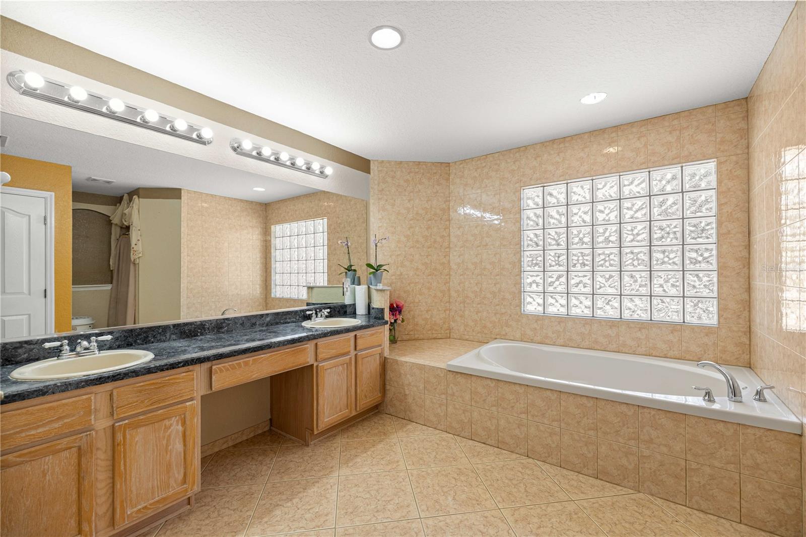 SILVER SPGS SHORES UN 08 - Residential