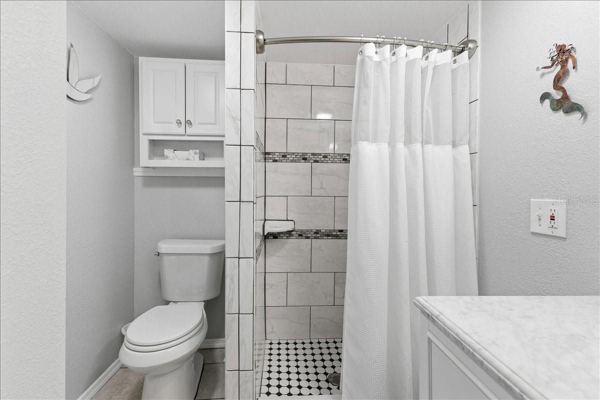 HOLIDAY TRAVEL PARK ENGLEWOOD - Residential