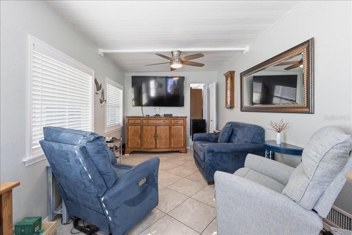 HOLIDAY TRAVEL PARK ENGLEWOOD - Residential