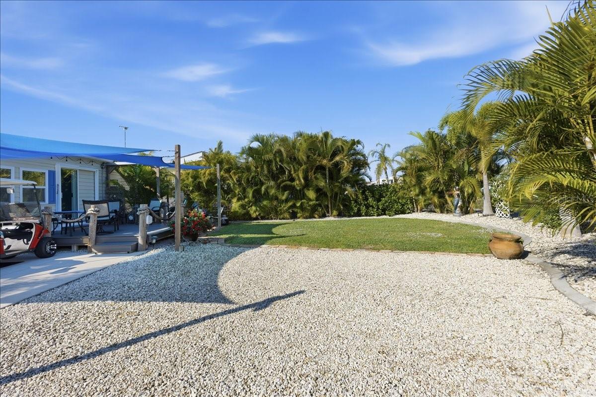 HOLIDAY TRAVEL PARK ENGLEWOOD - Residential