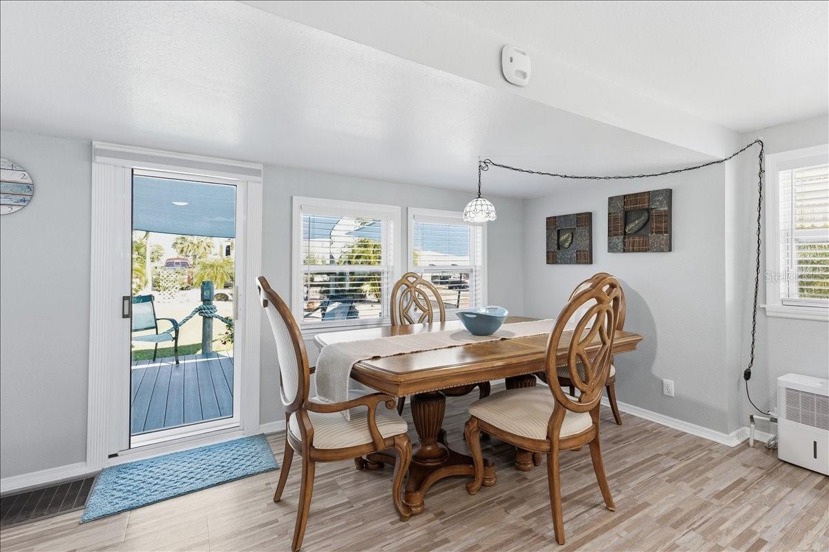 HOLIDAY TRAVEL PARK ENGLEWOOD - Residential