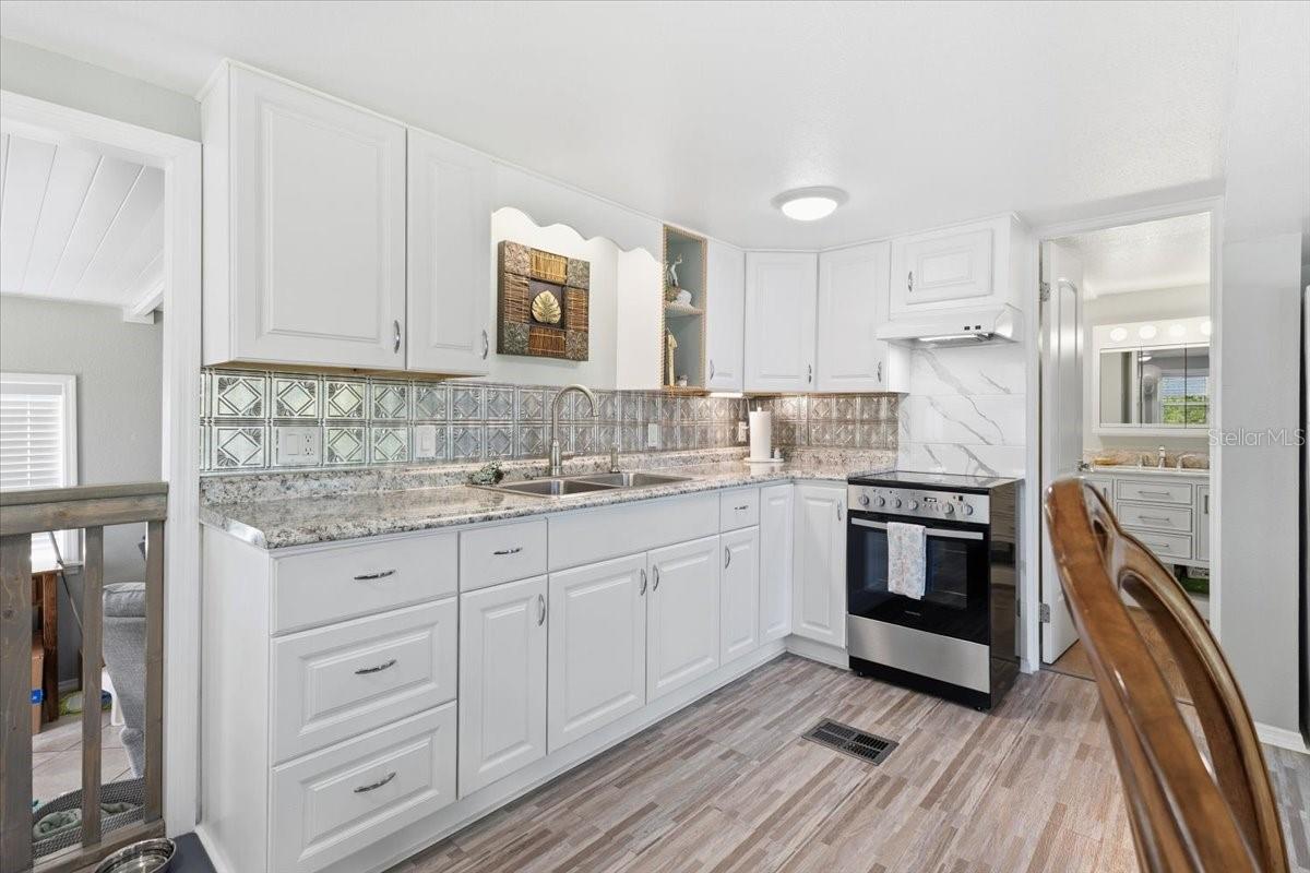 HOLIDAY TRAVEL PARK ENGLEWOOD - Residential