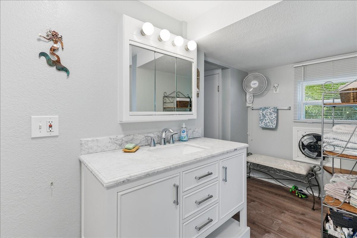 HOLIDAY TRAVEL PARK ENGLEWOOD - Residential