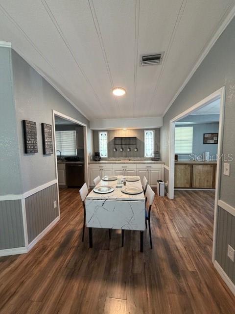 LADY LAKE ORANGE BLOSSOM GARDENS UNIT 06 - Residential Lease