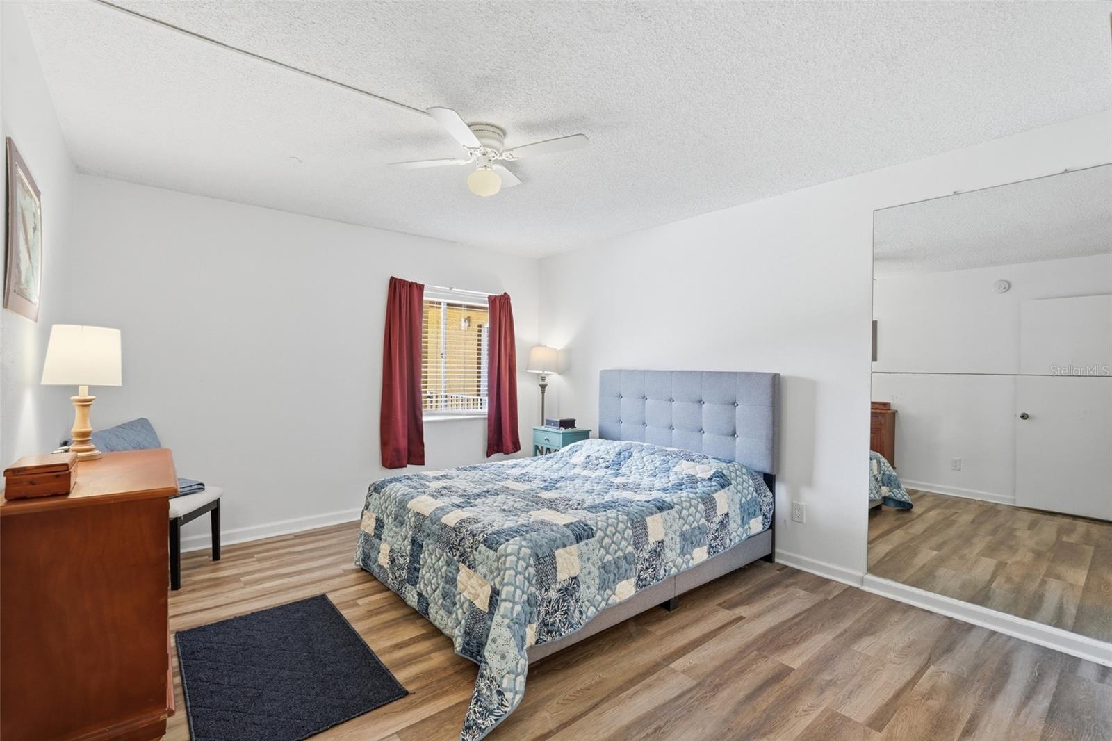 TOWERS CONDO - Residential