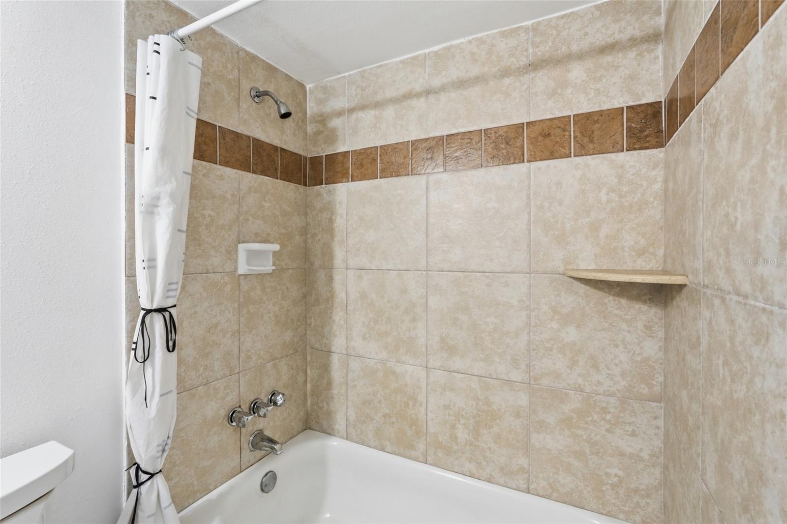 TOWERS CONDO - Residential