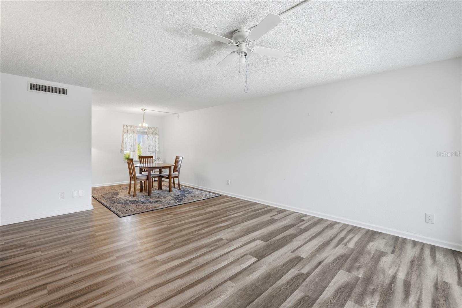 TOWERS CONDO - Residential
