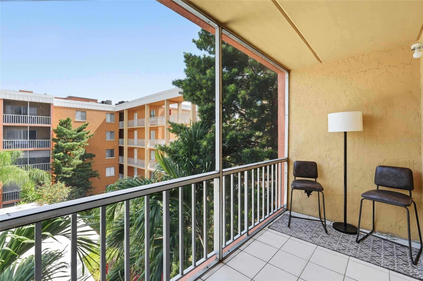 TOWERS CONDO - Residential