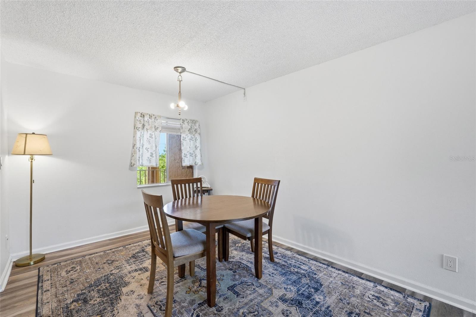 TOWERS CONDO - Residential