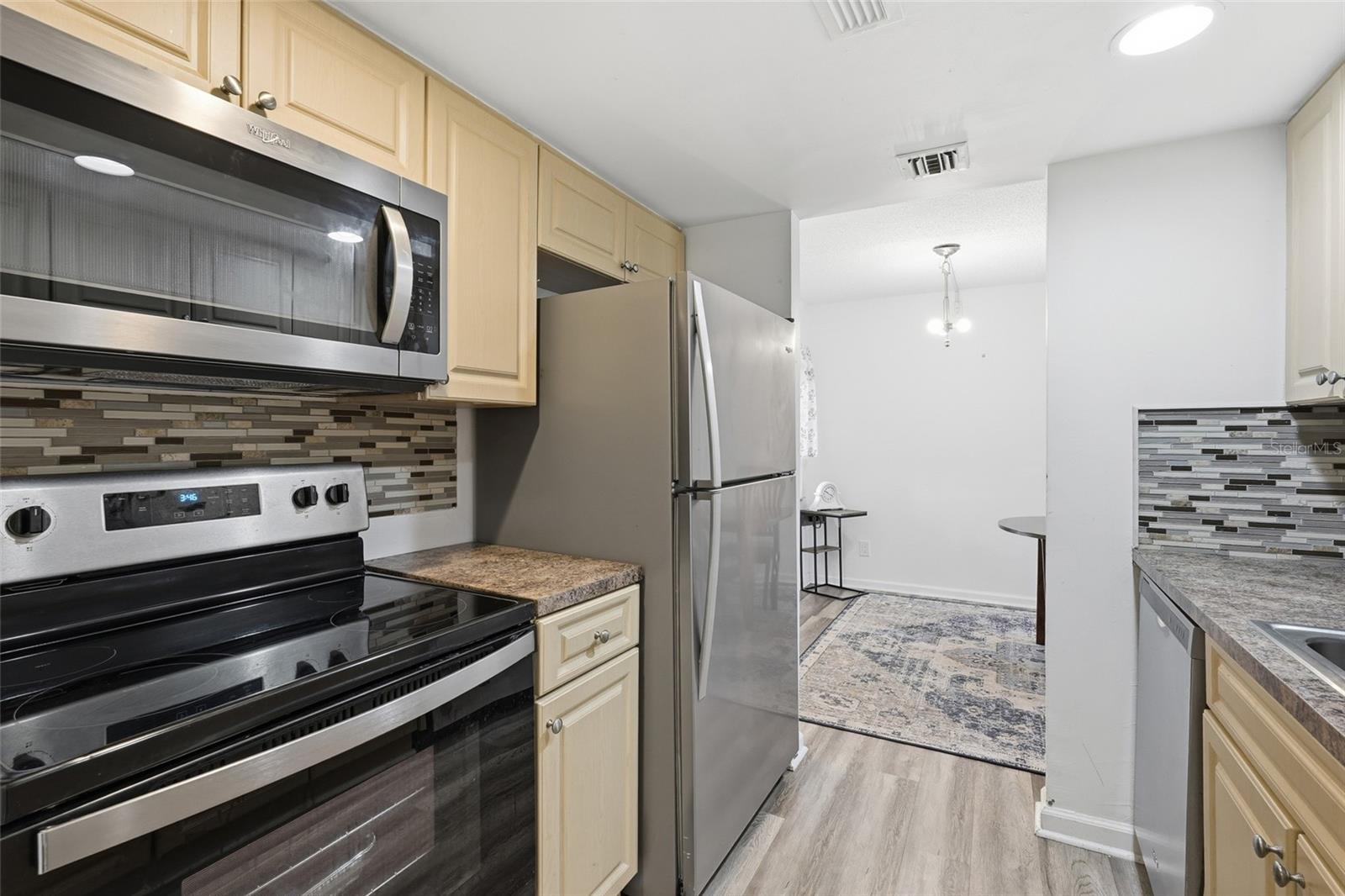 TOWERS CONDO - Residential
