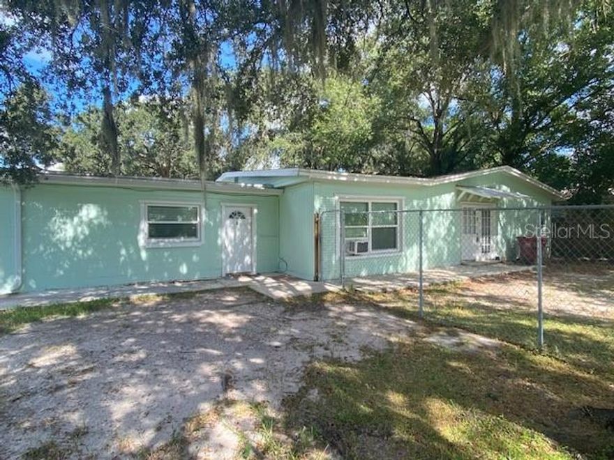 A rare find with this home. Boasting 6 bedrooms, 2 baths, and 2 kitchens this home is ideal for large families. The 2 kitchens are great for extended families, multiple families, or in-law set up while still providing privacy all under one roof. Easy access to I-4.