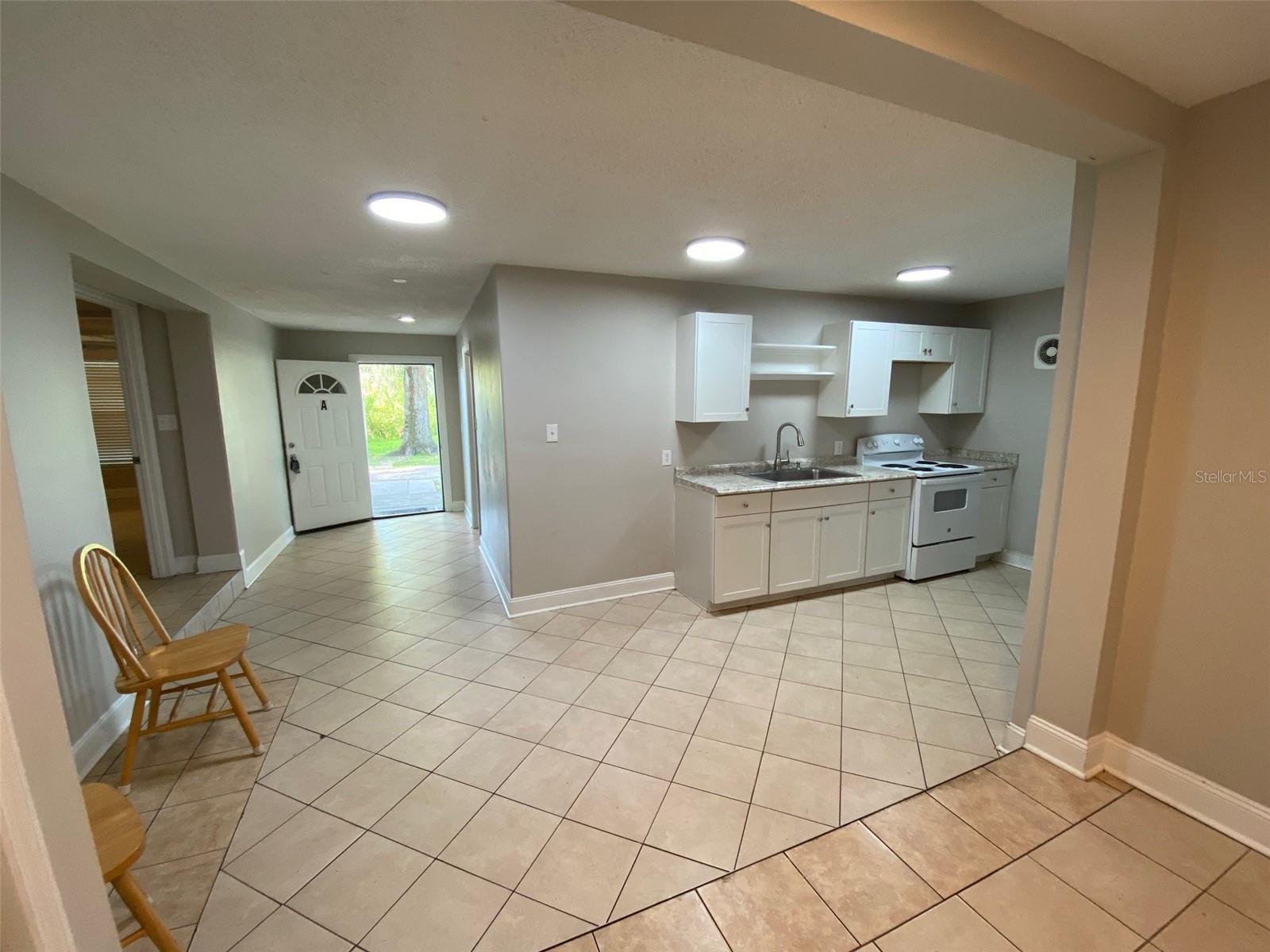 PALM HEIGHTS RESUB - Residential Lease