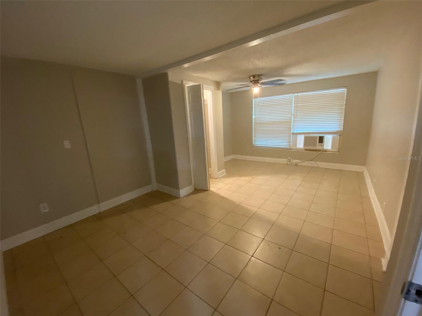 PALM HEIGHTS RESUB - Residential Lease