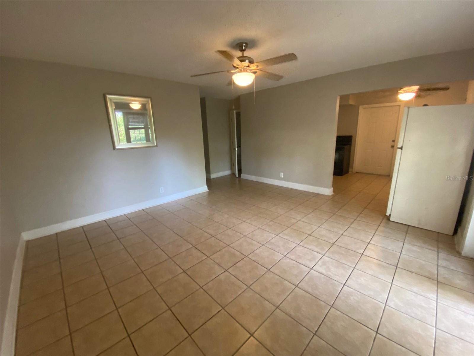 PALM HEIGHTS RESUB - Residential Lease