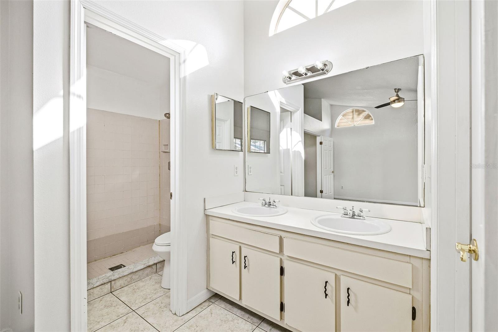 LAKEVIEW VILLAGE CONDO 10 - Residential