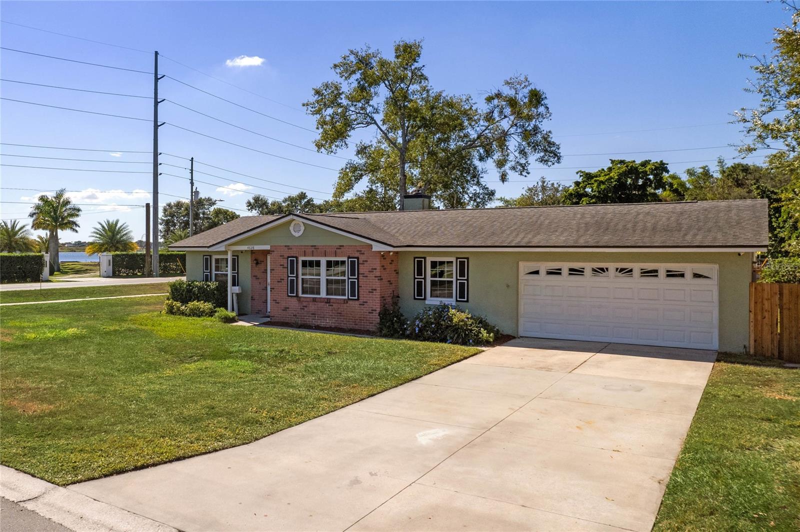 ROBERTA PLACE - Residential