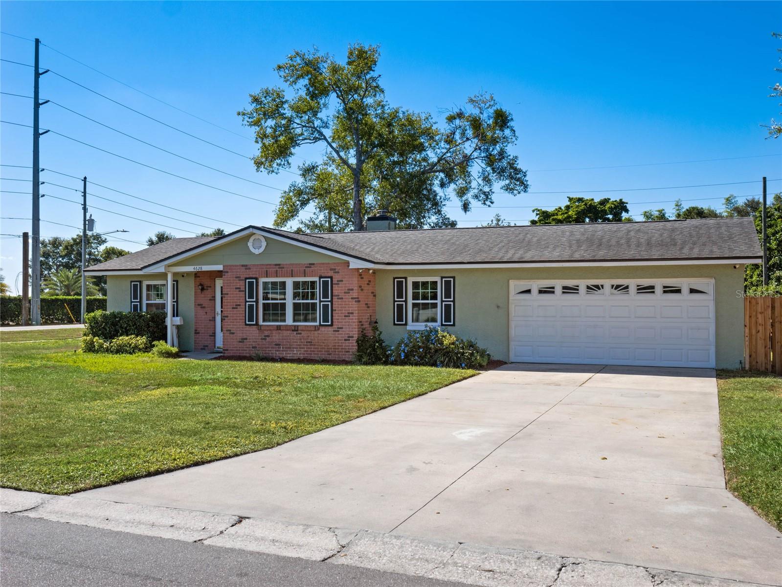 ROBERTA PLACE - Residential