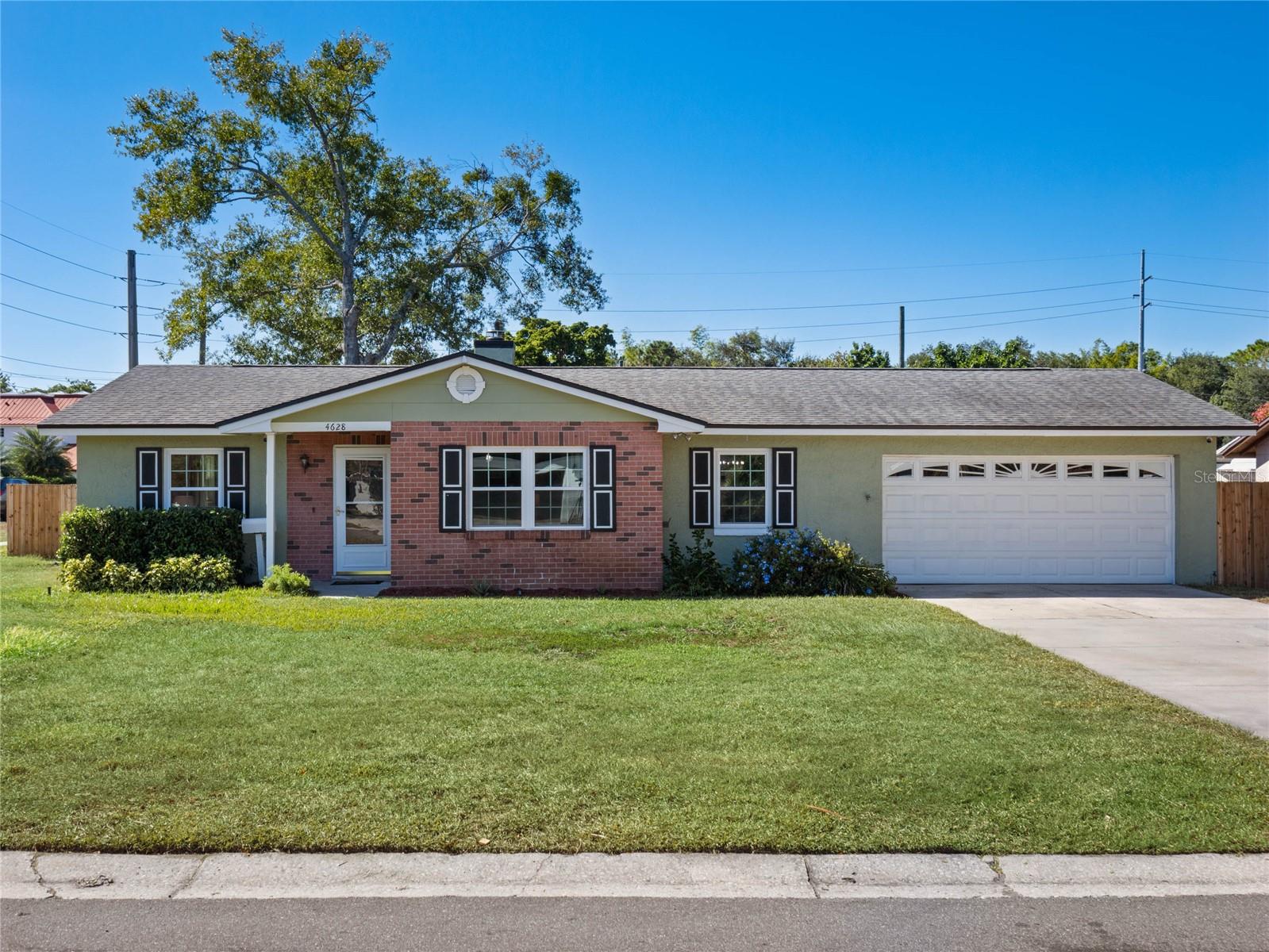 ROBERTA PLACE - Residential