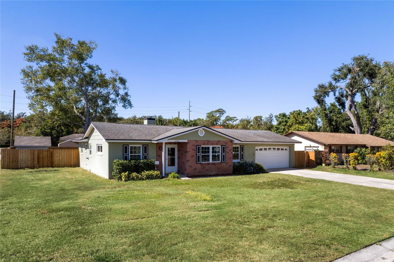 ROBERTA PLACE - Residential