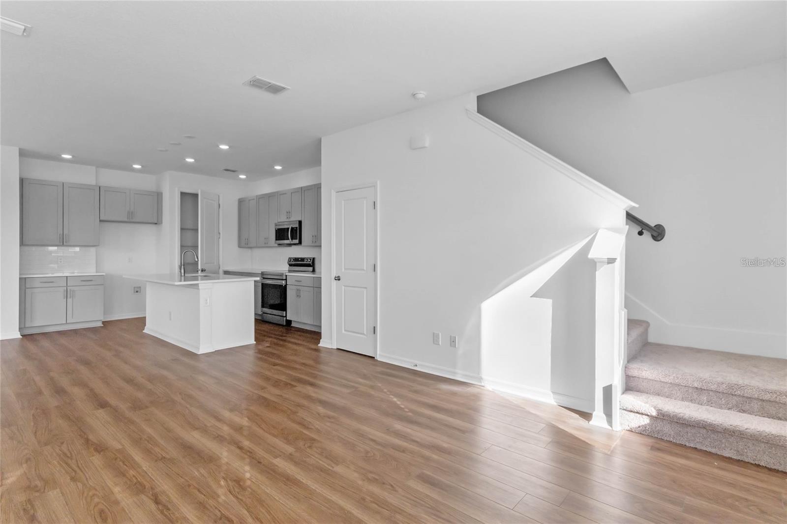 FESTIVAL PH 2 - Residential Lease