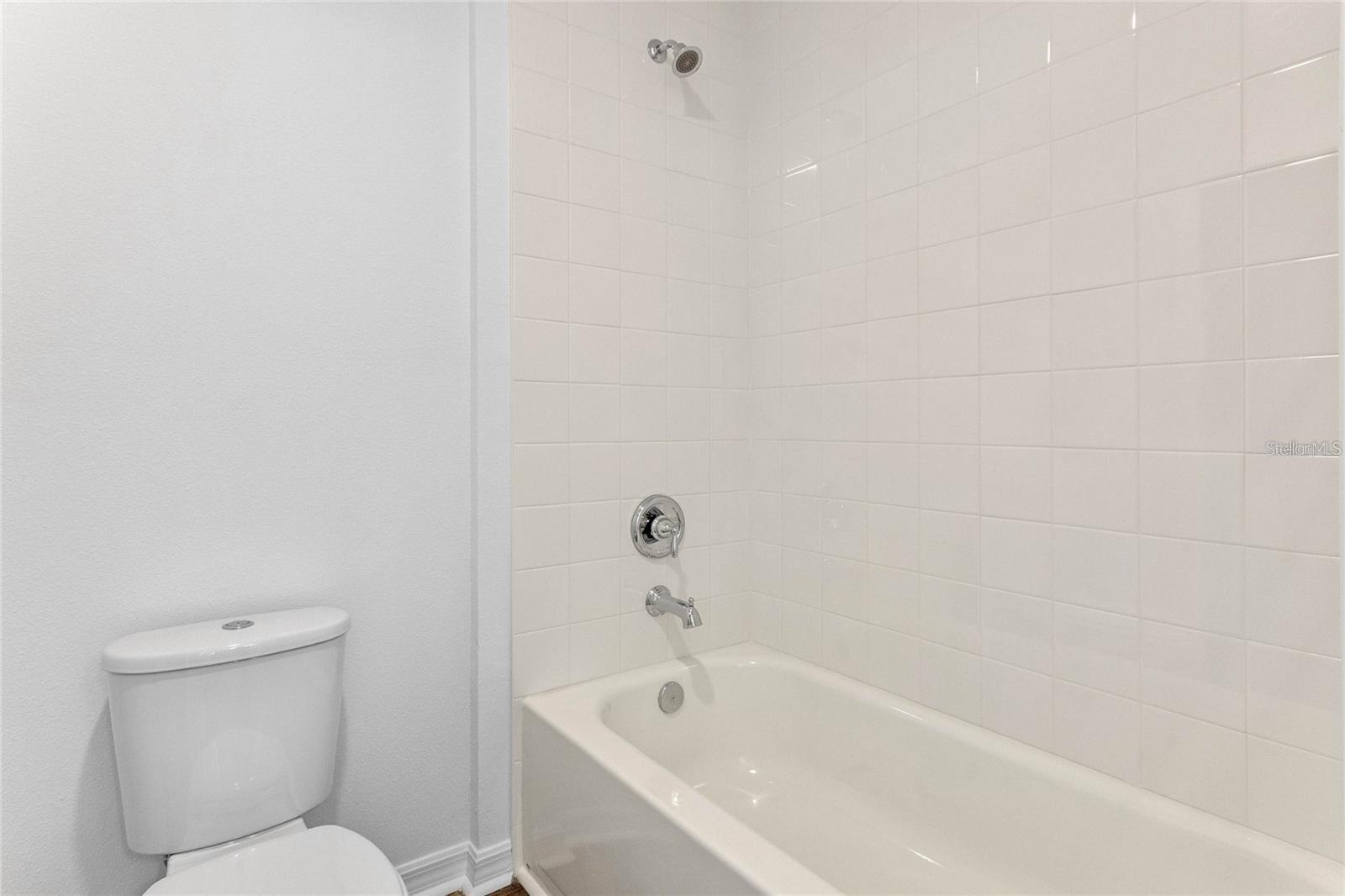 FESTIVAL PH 2 - Residential Lease