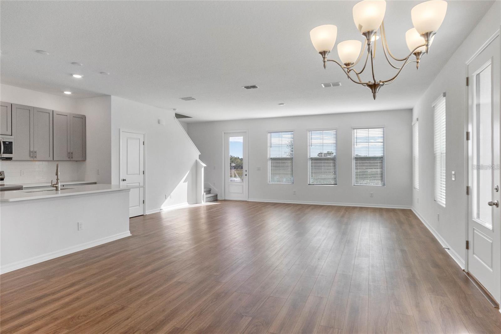 FESTIVAL PH 2 - Residential Lease