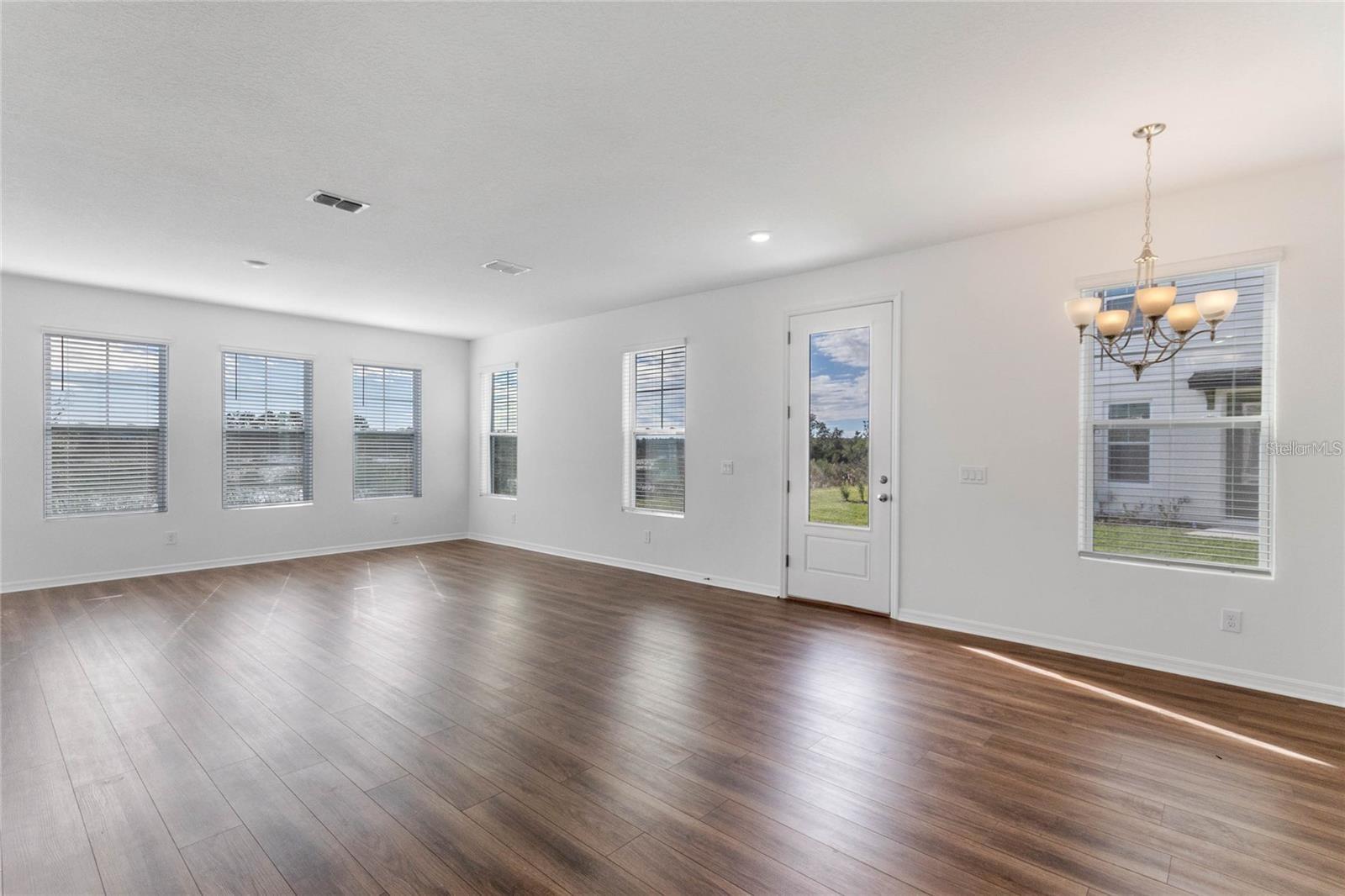 FESTIVAL PH 2 - Residential Lease