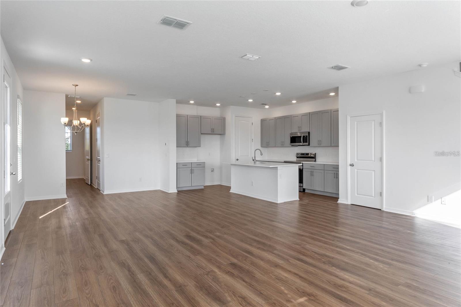 FESTIVAL PH 2 - Residential Lease