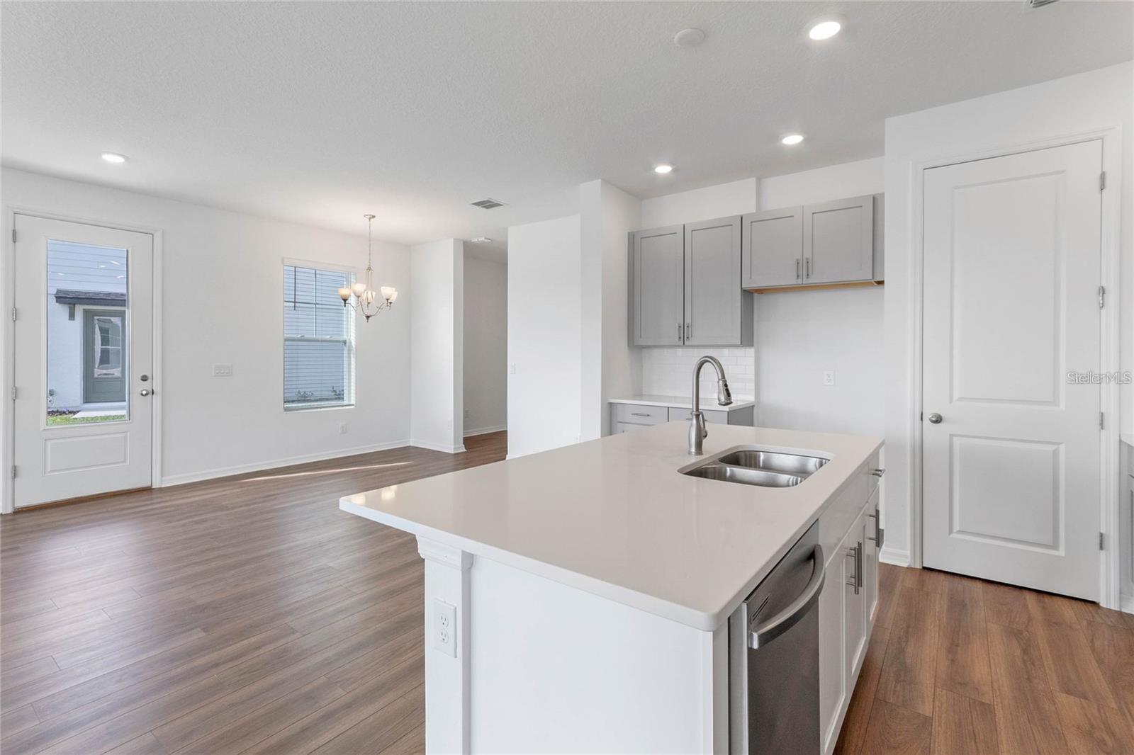 FESTIVAL PH 2 - Residential Lease