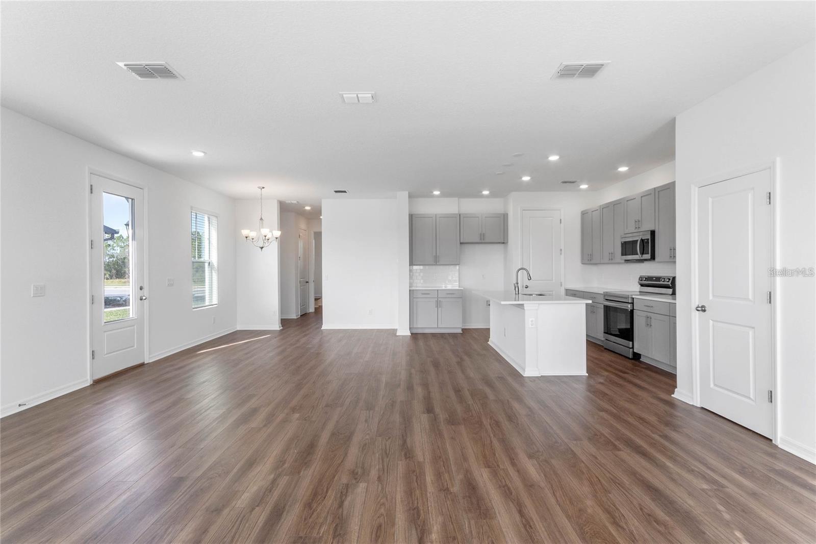 FESTIVAL PH 2 - Residential Lease