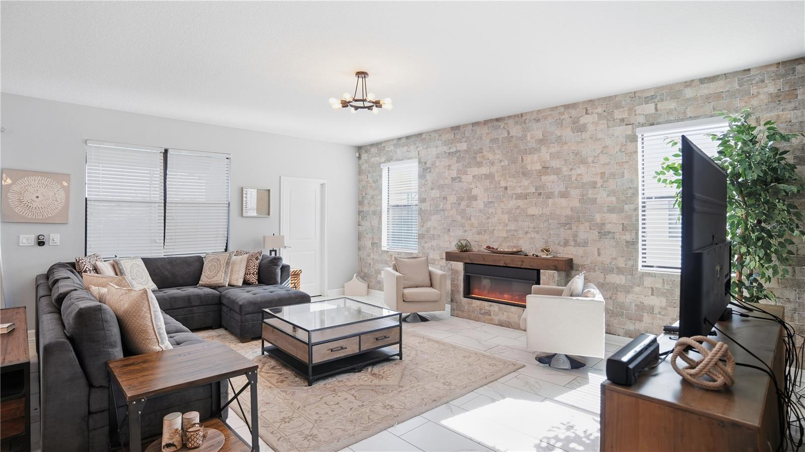 STOREY LAKE PH 3 - Residential