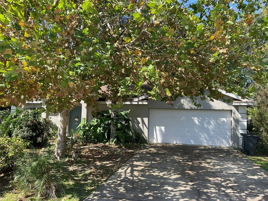 This 3 bedroom, 2 bathroom concrete block home in Ocala presents an excellent opportunity for investors seeking a project with strong return potential. The property features a modern layout and a brand-new 4 ton HVAC air handler, reducing future renovation costs.
While the home does require some repairs including addressing a roof leak and mold remediation it offers a solid foundation for a profitable fix-and-flip or rental investment. 
Located in Silver Springs Shores this property is poised for significant appreciation post-renovation. 
Don't miss out on this chance to capitalize on a property with great bones and substantial upside potential.