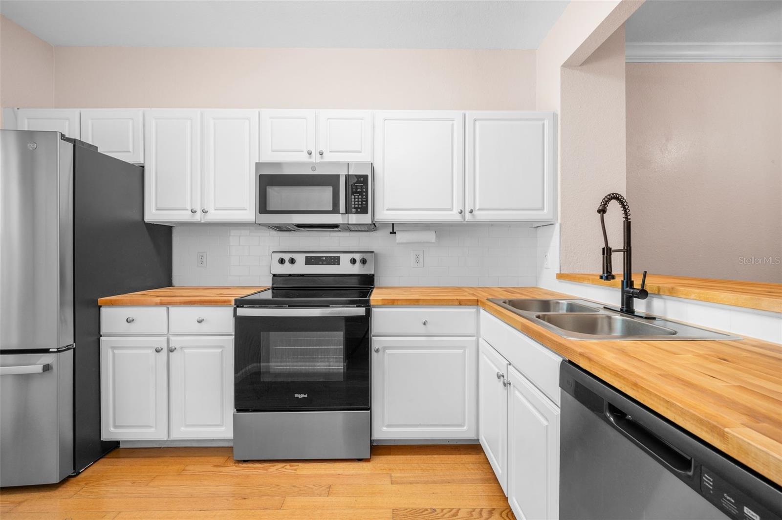 MAGNOLIA PLACE TWNHMS - Residential