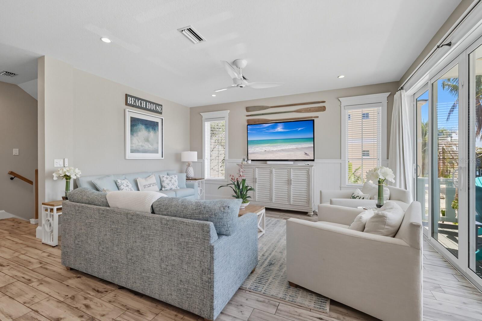 CORTEZ BEACH PB1/203 & - Residential