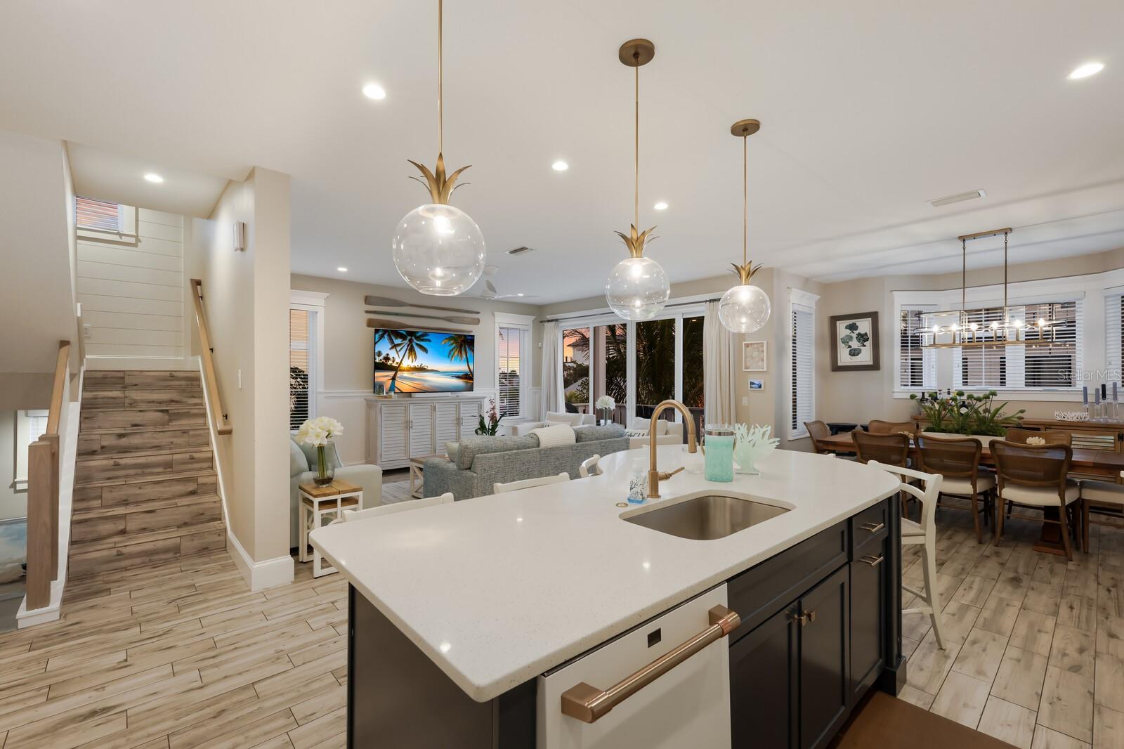 CORTEZ BEACH PB1/203 & - Residential