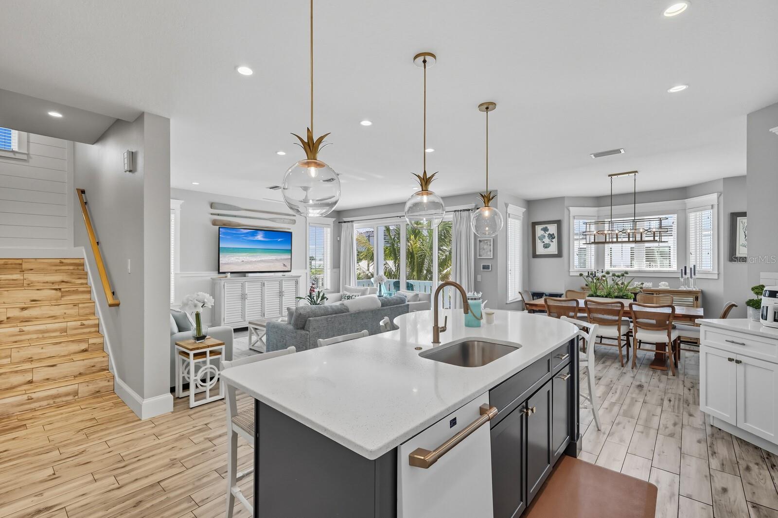 CORTEZ BEACH PB1/203 & - Residential