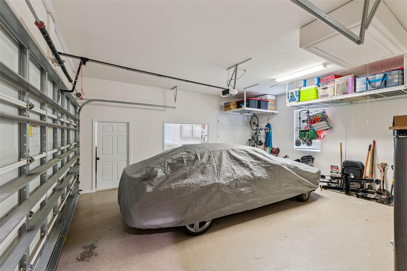 HEATHROW COUNTRY ESTATE HOMES - Residential