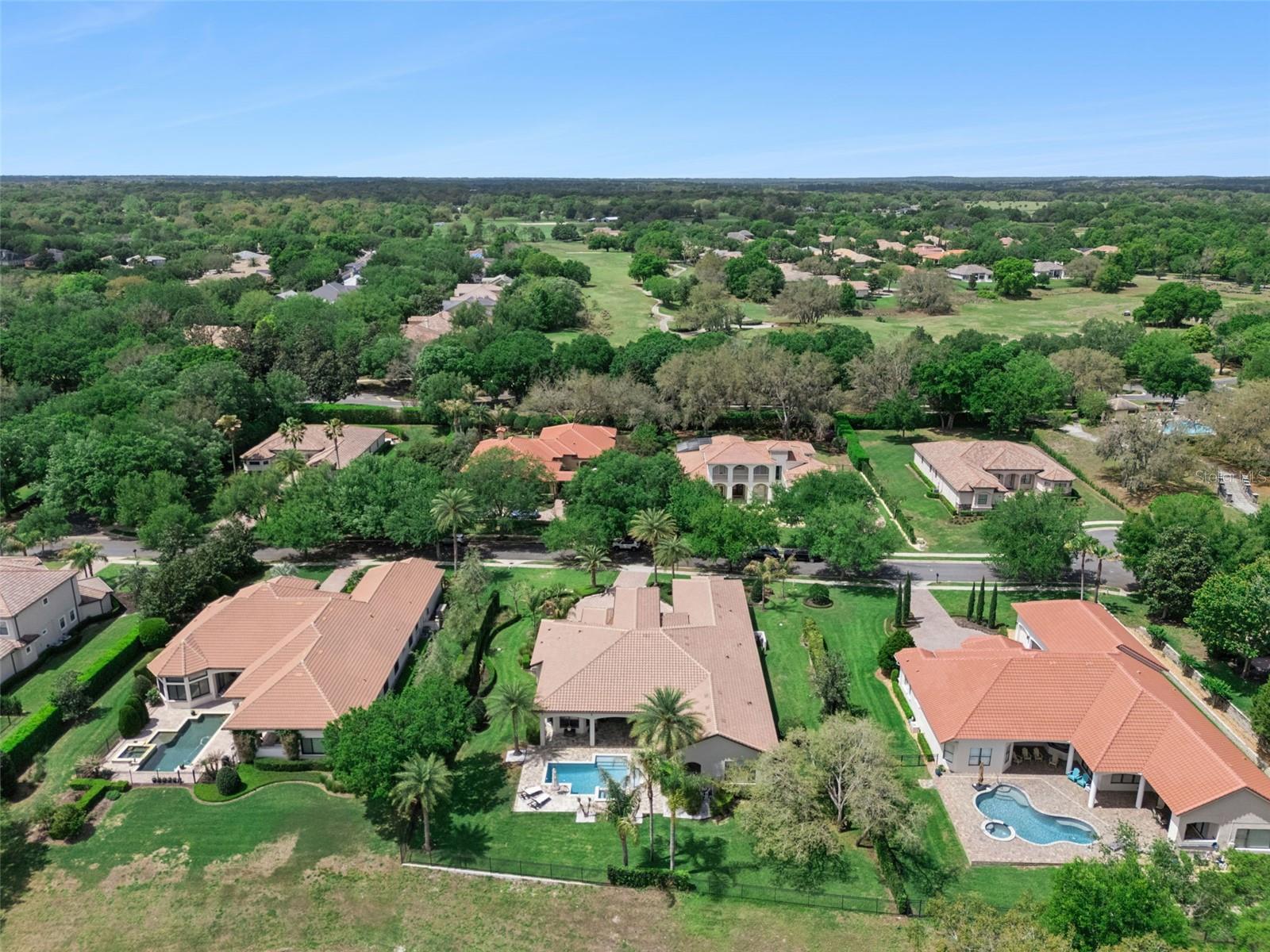 HEATHROW COUNTRY ESTATE HOMES - Residential