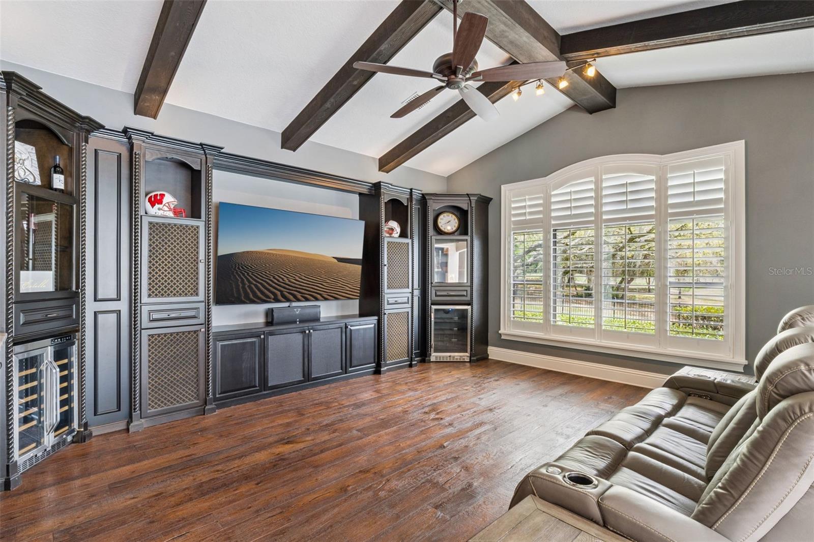 HEATHROW COUNTRY ESTATE HOMES - Residential