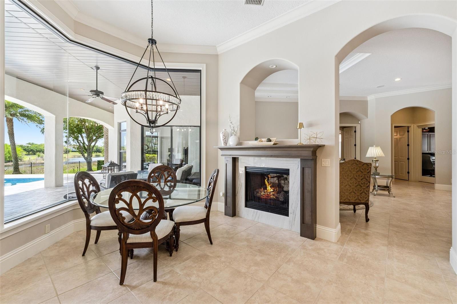 HEATHROW COUNTRY ESTATE HOMES - Residential