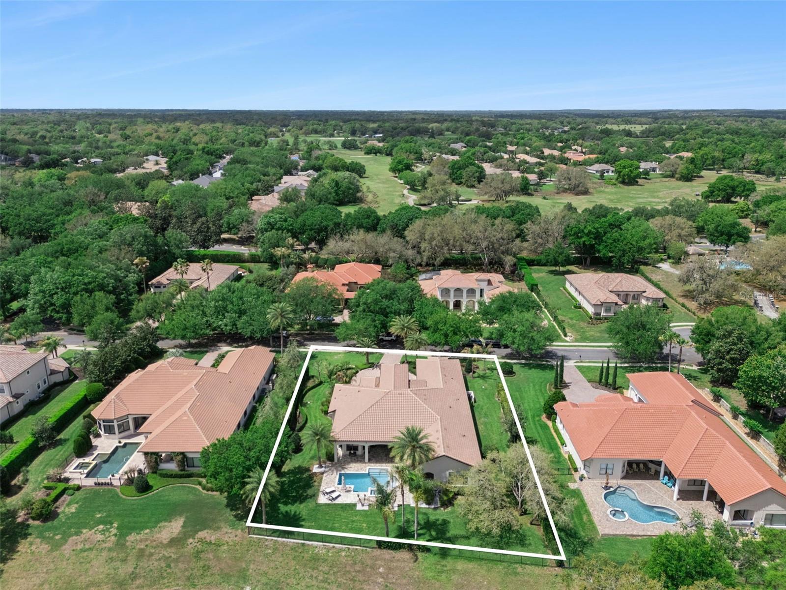 HEATHROW COUNTRY ESTATE HOMES - Residential